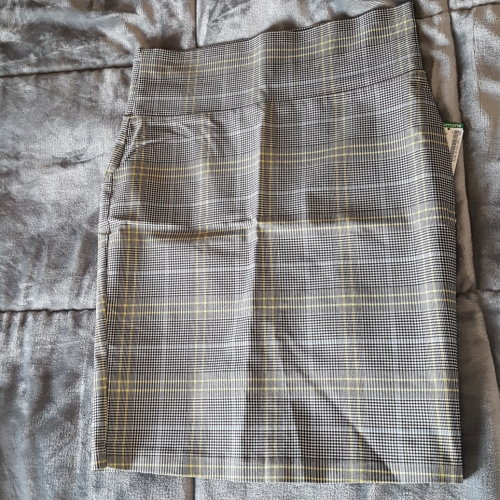 Plaid pencil skirt
